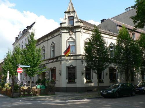 Stadt-Gut-Hotel Zum Rathaus Oberhausen  Exterior photo